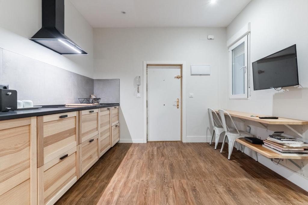 Cozy Renovated -1bd 1bath -anton Martin Apartamento Madrid
