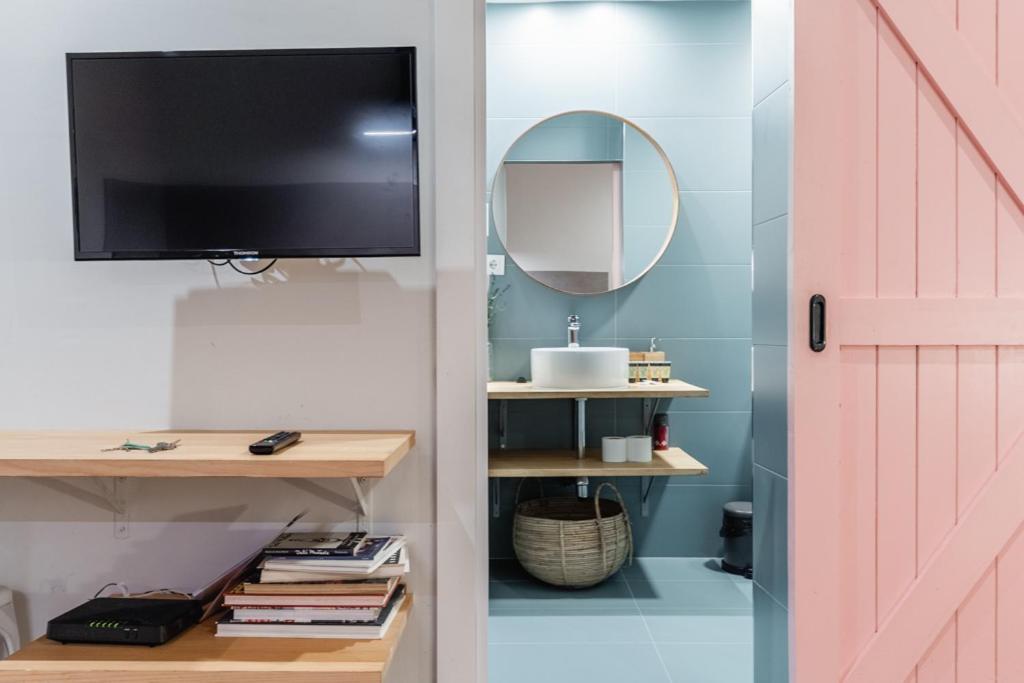 Apartamento Cozy Renovated -1bd 1bath -anton Martin Madrid